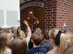 Klasy 2a 2b w Muzeum COP (3)